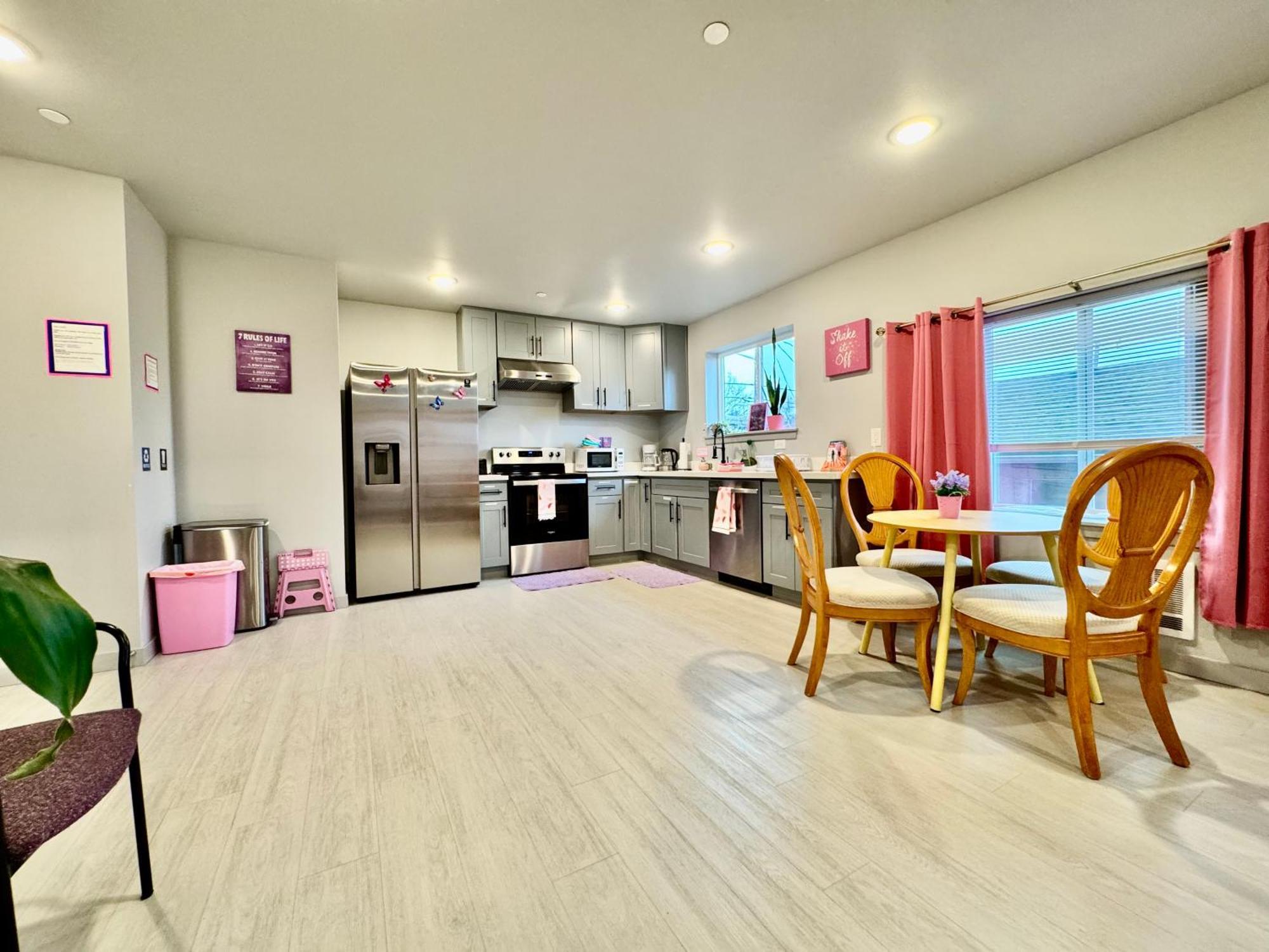 1 Bd Apt With 2 Extra Sofa Beds 13 Mins To Seatac Airport Seattle Eksteriør billede